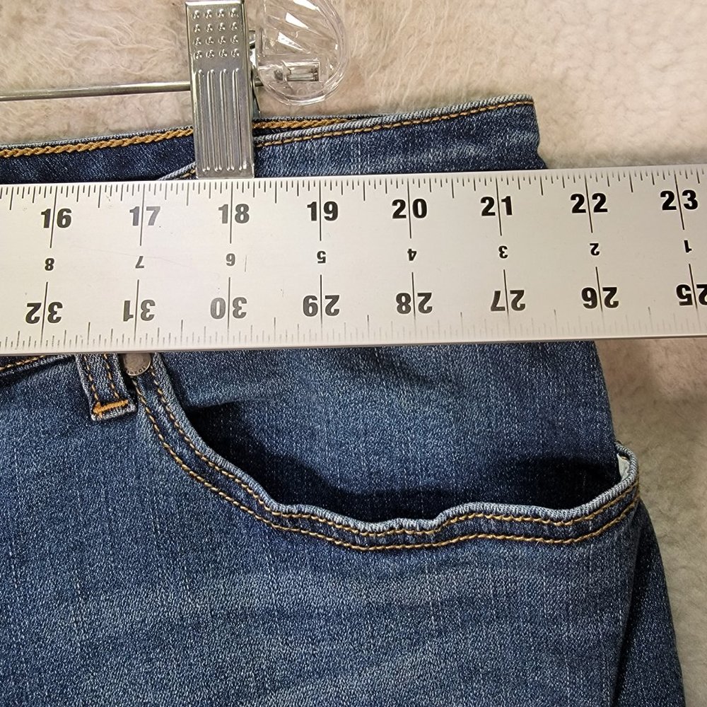 Torrid Plus Size Dark Blue Denim Stretch Mid Rise Cropped Straight Jeans - Picture 6 of 15